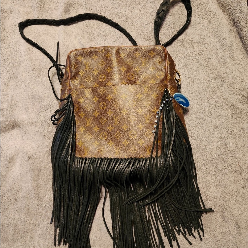 Vintage LV messenger bag